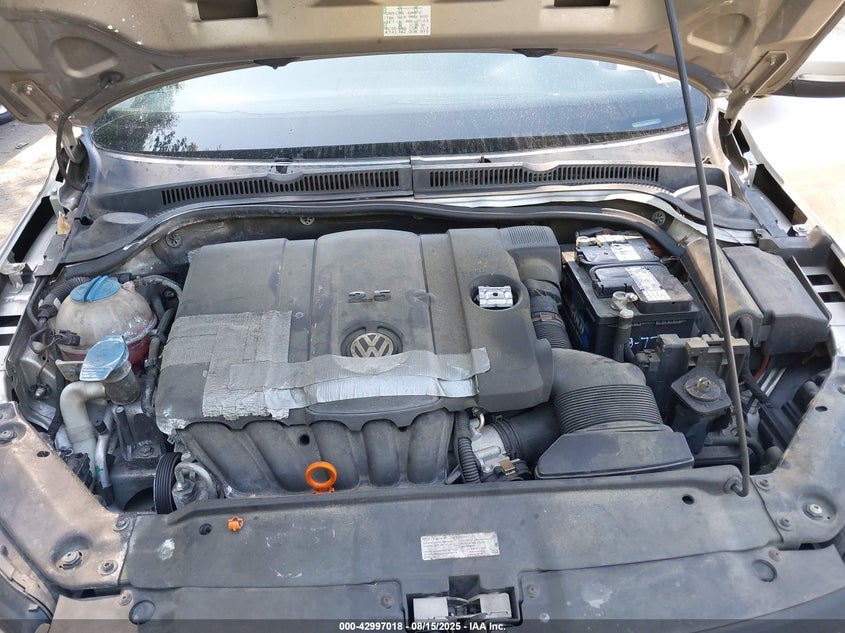 2013 VOLKSWAGEN JETTA 2.5L SE - 3VWDP7AJXDM238547