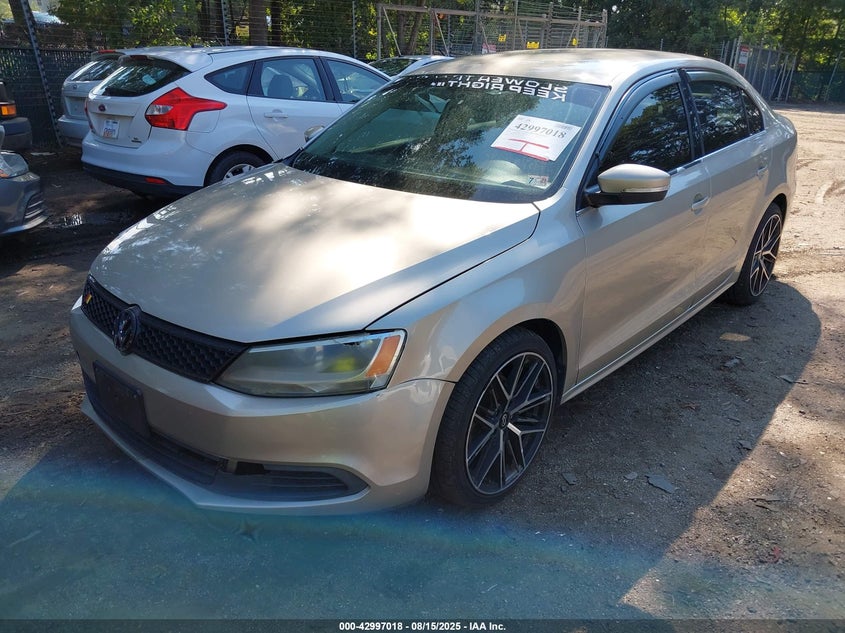 2013 VOLKSWAGEN JETTA 2.5L SE - 3VWDP7AJXDM238547