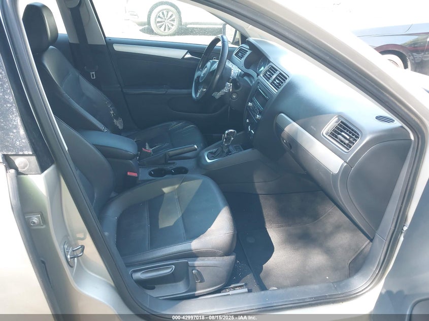 2013 VOLKSWAGEN JETTA 2.5L SE - 3VWDP7AJXDM238547