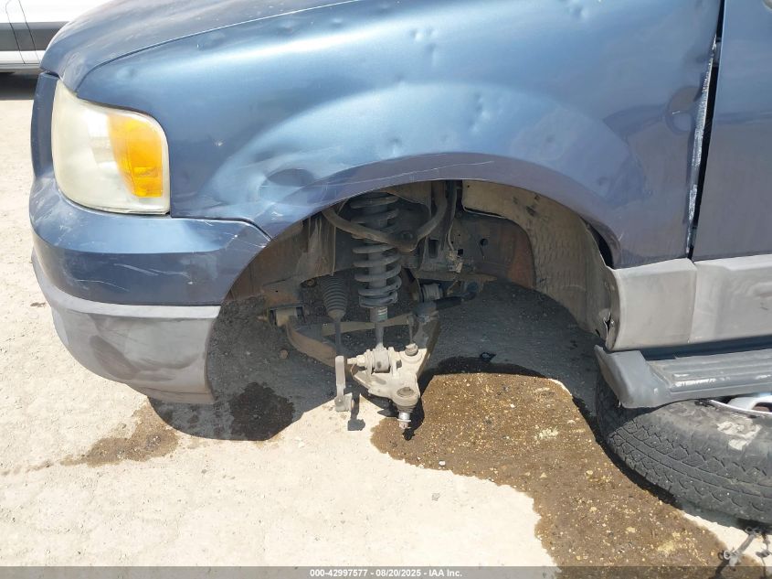 2003 Ford Expedition Xlt VIN: 1FMPU15L33LA83305 Lot: 42997577