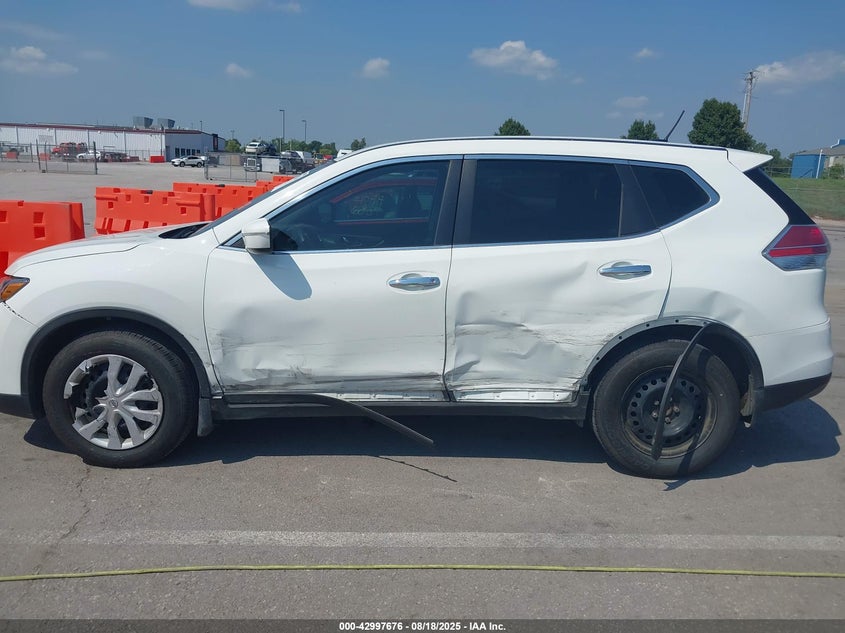 2015 Nissan Rogue S VIN: KNMAT2MT5FP581085 Lot: 42997676