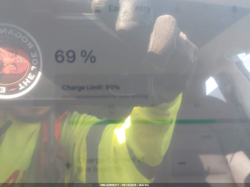 2023 Tesla Model Y VIN: 7SAYGDEE3PF831212 Lot: 42998311