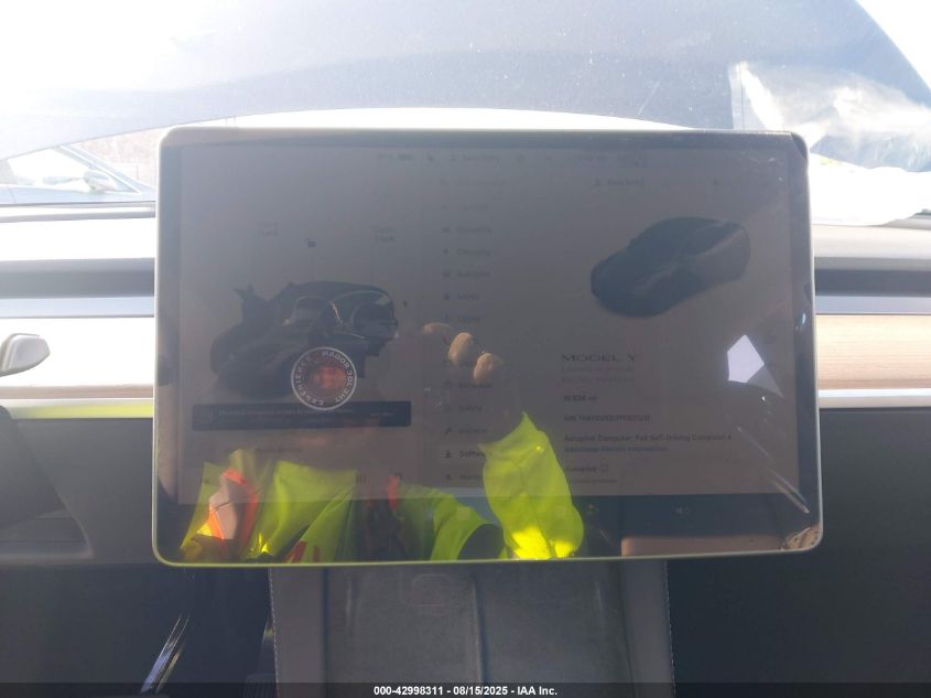 2023 Tesla Model Y VIN: 7SAYGDEE3PF831212 Lot: 42998311