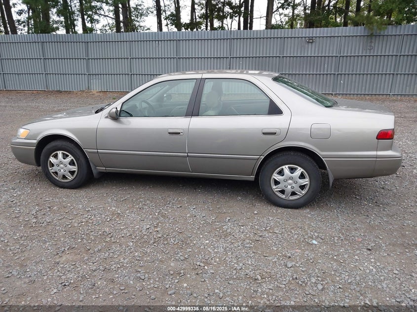 1998 Toyota Camry VIN: JT2BV22K9W0247601 Lot: 42999335