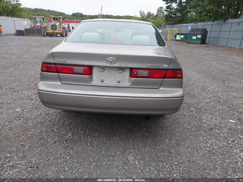 1998 Toyota Camry VIN: JT2BV22K9W0247601 Lot: 42999335