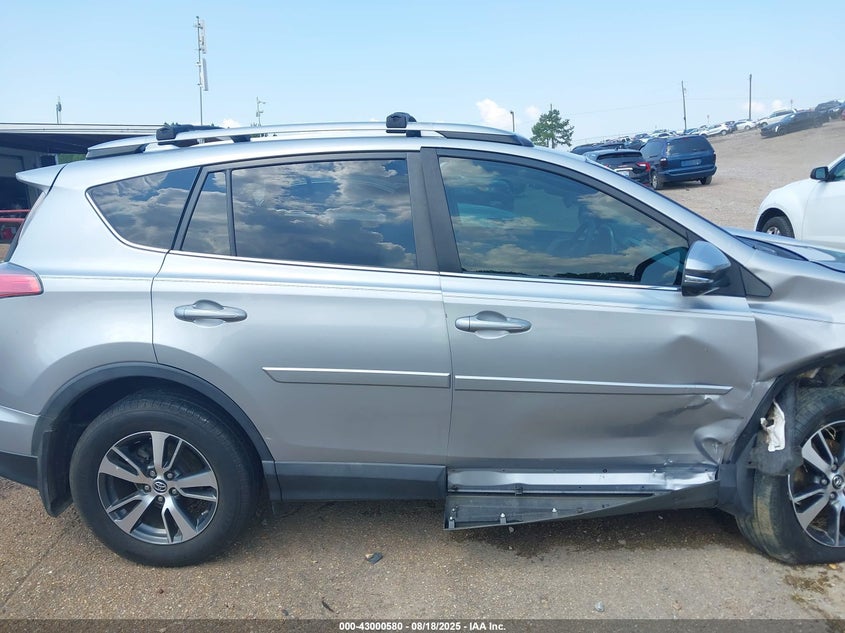 2018 TOYOTA RAV4 XLE - 2T3WFREV0JW419674