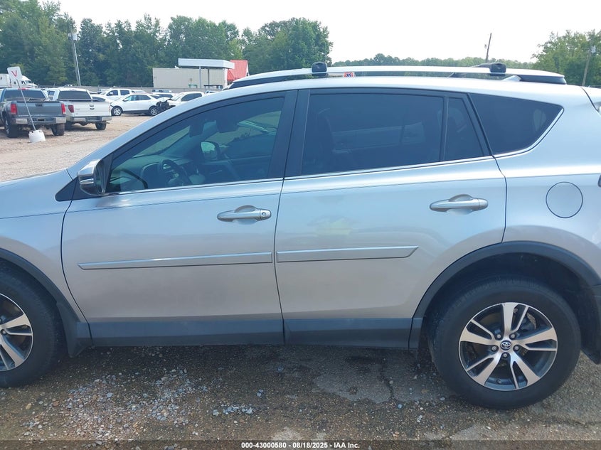 2018 TOYOTA RAV4 XLE - 2T3WFREV0JW419674