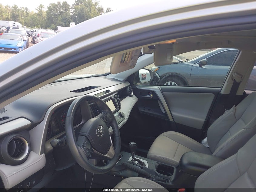 2018 TOYOTA RAV4 XLE - 2T3WFREV0JW419674