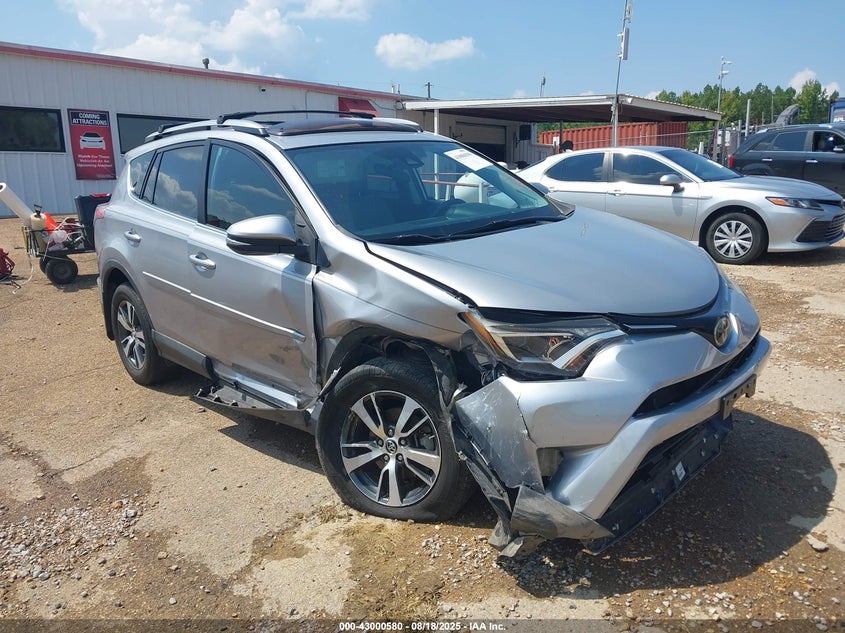 2018 TOYOTA RAV4 XLE - 2T3WFREV0JW419674