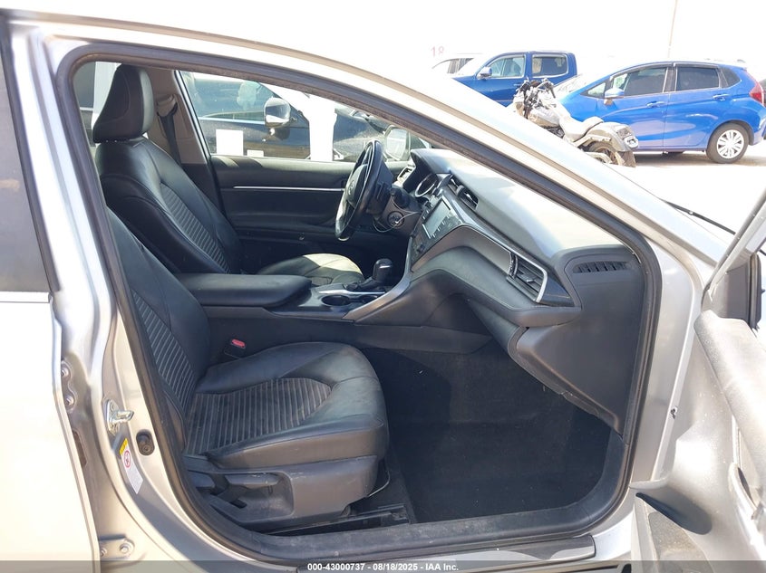 2019 TOYOTA CAMRY SE - 4T1B11HK1KU163085