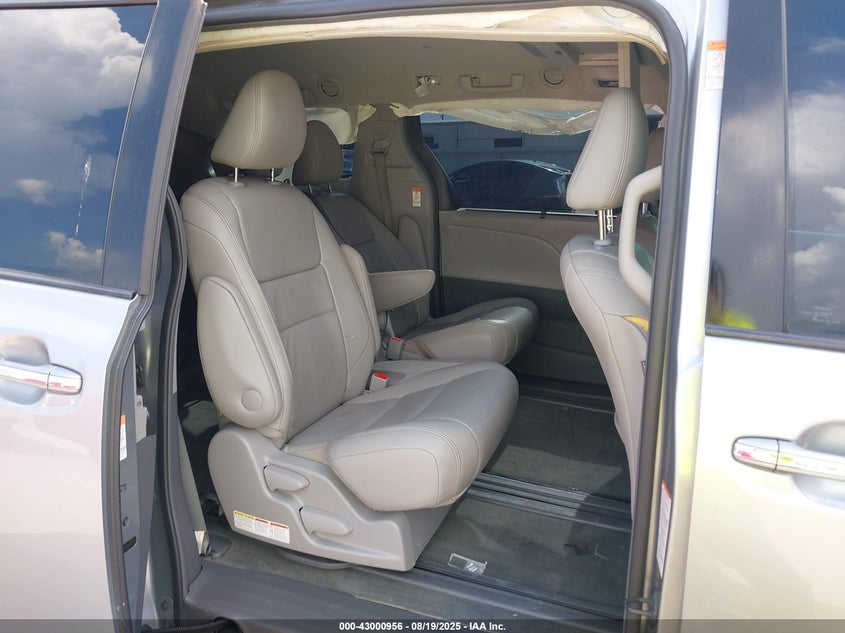 2015 Toyota Sienna Xle Premium 8 Passenger VIN: 5TDYK3DC1FS656474 Lot: 43000956