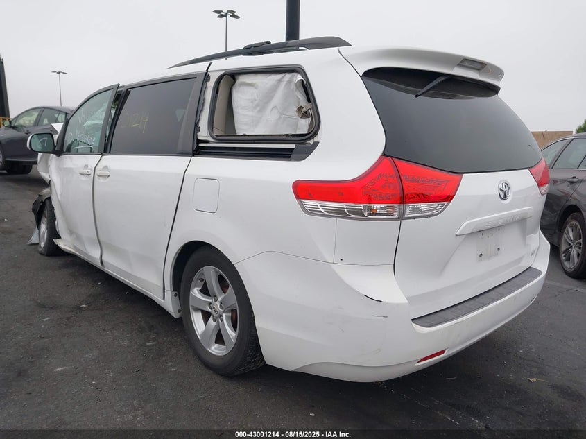 2011 Toyota Sienna Le V6 white van gasoline 5TDKK3DC4BS145664 photo #4
