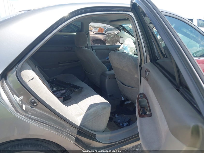 2002 Toyota Camry Le VIN: JTDBE32K320031580 Lot: 43001879