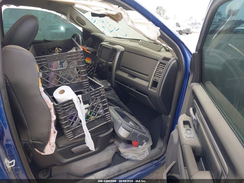 2017 RAM 1500 SPORT  4X2 6'4 BOX - 3C6JR6CT9HG750501