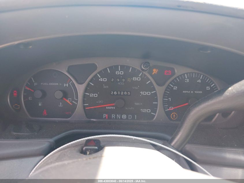 2003 Mercury Sable Gs VIN: 1MEFM50U53G627768 Lot: 43003040