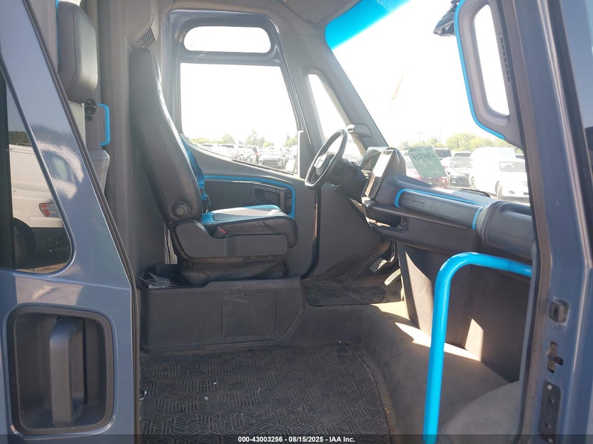 RIVIAN DELIVERY 700 2023