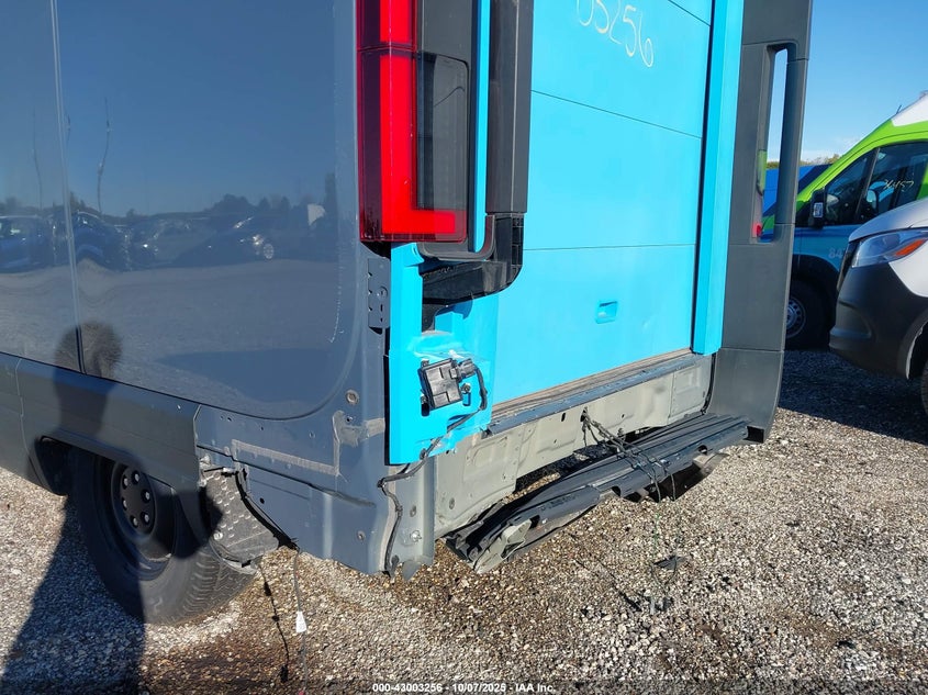 2023 Rivian Delivery 700 VIN: 7FCEHEB79PN014248 Lot: 43003256