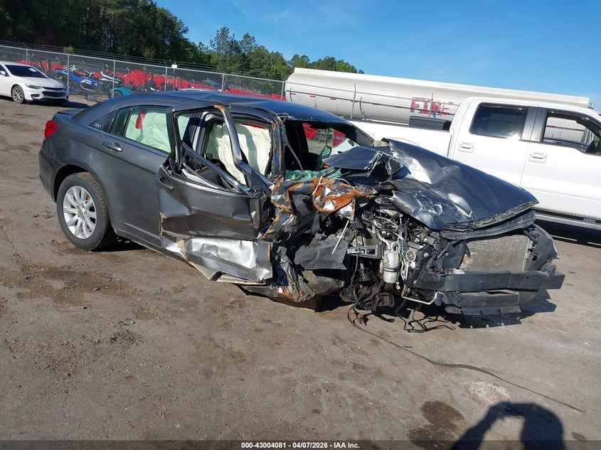 2013 Chrysler 200 Touring