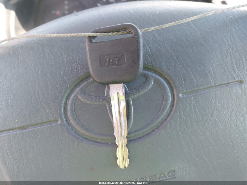 2001 Toyota Camry Le VIN: 4T1BG22K81U831900 Lot: 43004269