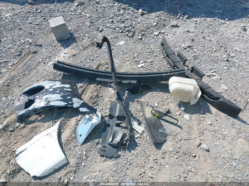 2001 Toyota Camry Le VIN: 4T1BG22K81U831900 Lot: 43004269