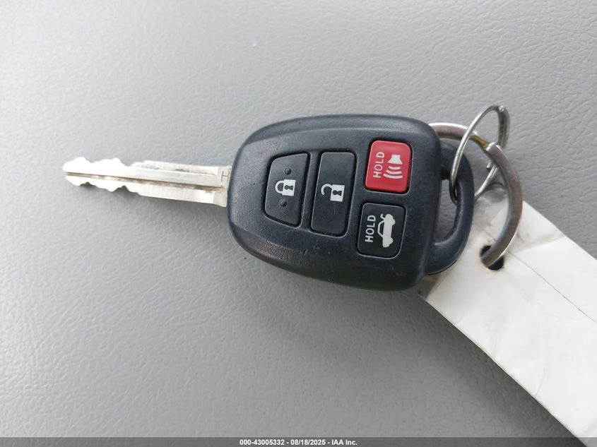 2016 Toyota Camry Le VIN: 4T1BF1FK4GU587162 Lot: 43005332