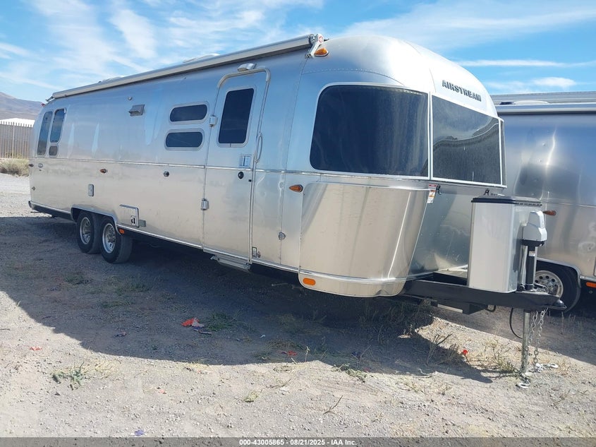 1STJFYP2XJJ543832 2018 Airstream Trailer auction photo 1