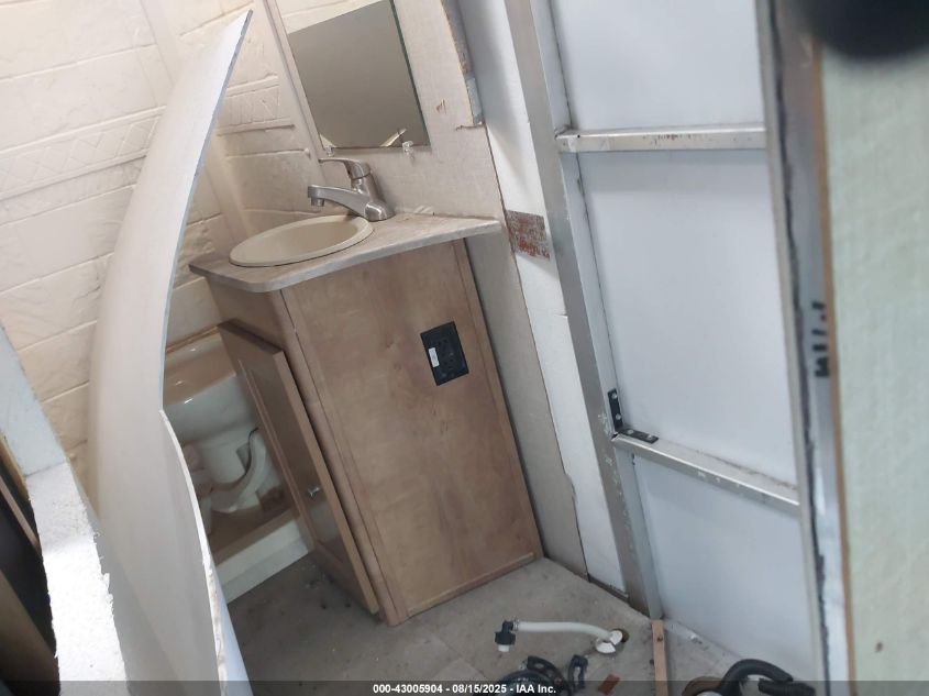 2020 Ford E-350 Cutaway VIN: 1FDWE3FS6KDC26685 Lot: 43005904