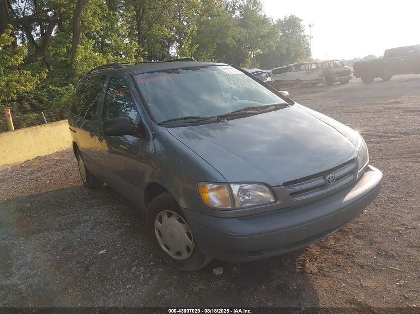 4T3ZF13C8YU270960 2000 Toyota Sienna Le auction photo 1