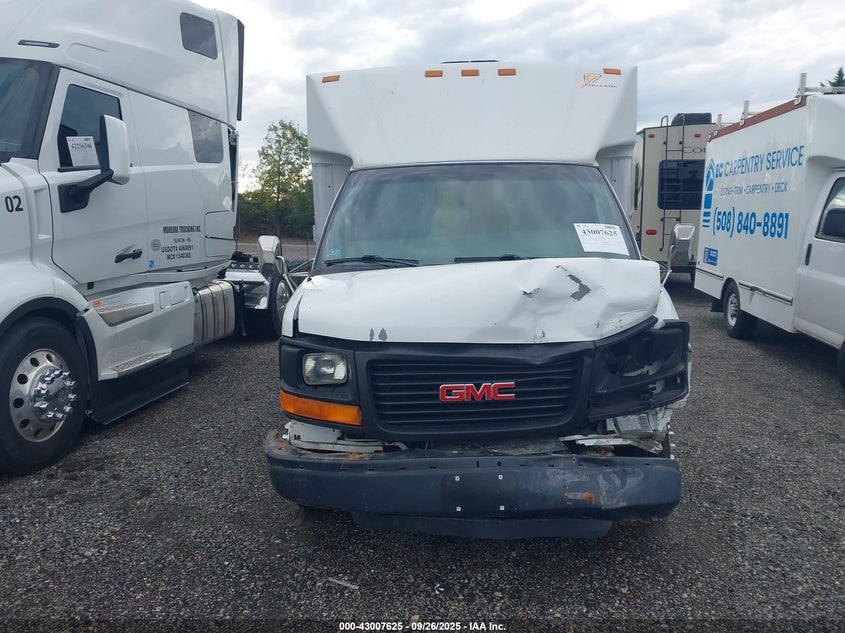 2003 GMC Savana Cutaway Standard W/C7L/C7N VIN: 1GDJG31U331129654 Lot: 43007625
