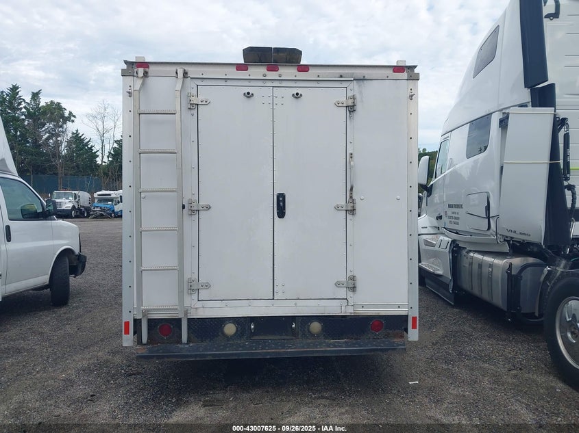 2003 GMC Savana Cutaway Standard W/C7L/C7N VIN: 1GDJG31U331129654 Lot: 43007625