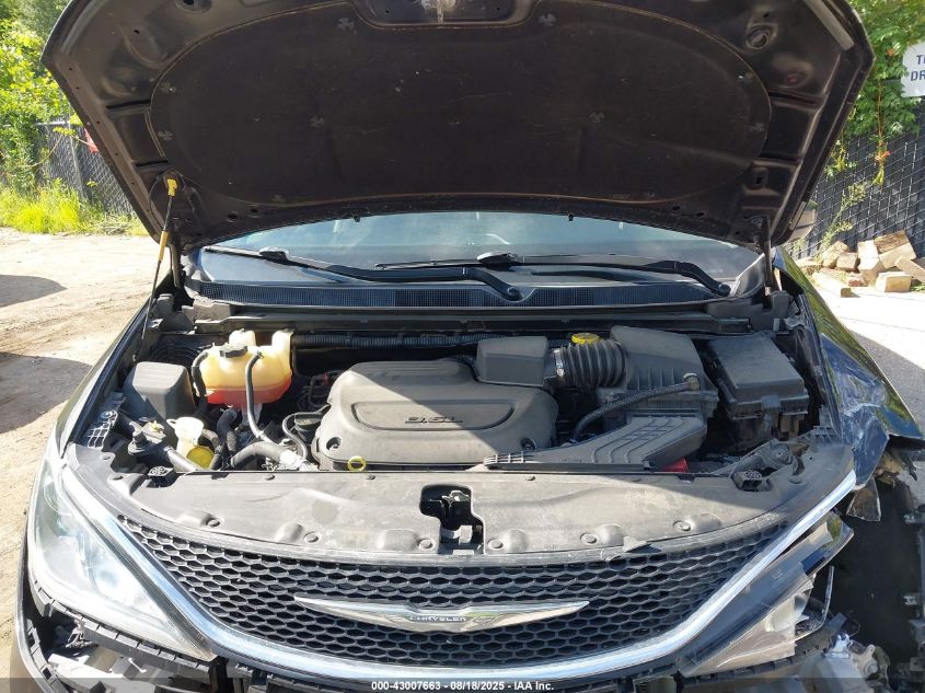 2017 Chrysler Pacifica Touring-L VIN: 2C4RC1BG9HR526708 Lot: 43007663