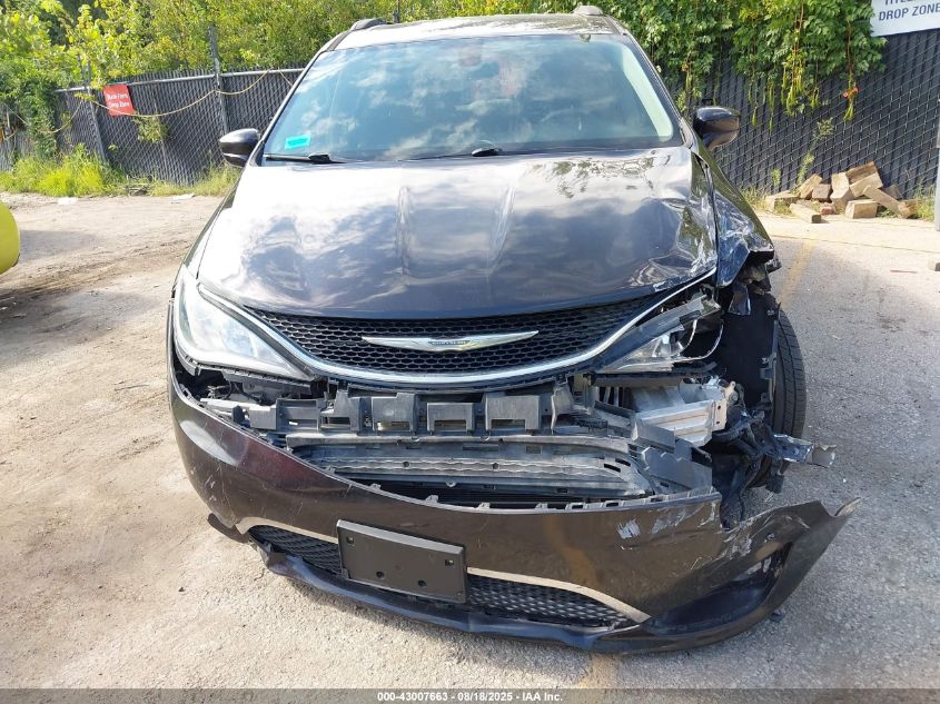 2017 Chrysler Pacifica Touring-L VIN: 2C4RC1BG9HR526708 Lot: 43007663