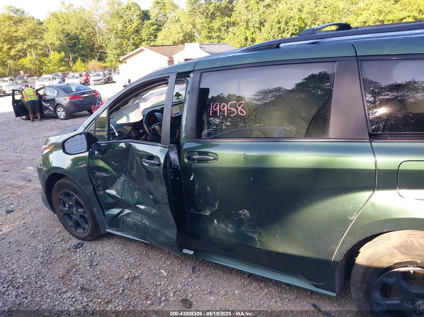 2025 TOYOTA SIENNA WOODLAND EDITION - 5TDCSKFCXSS183721