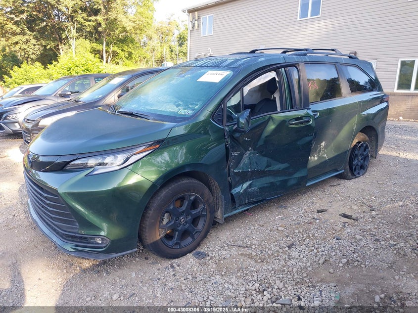 2025 TOYOTA SIENNA WOODLAND EDITION - 5TDCSKFCXSS183721