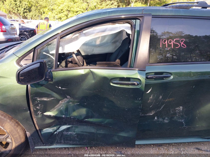 2025 TOYOTA SIENNA WOODLAND EDITION - 5TDCSKFCXSS183721