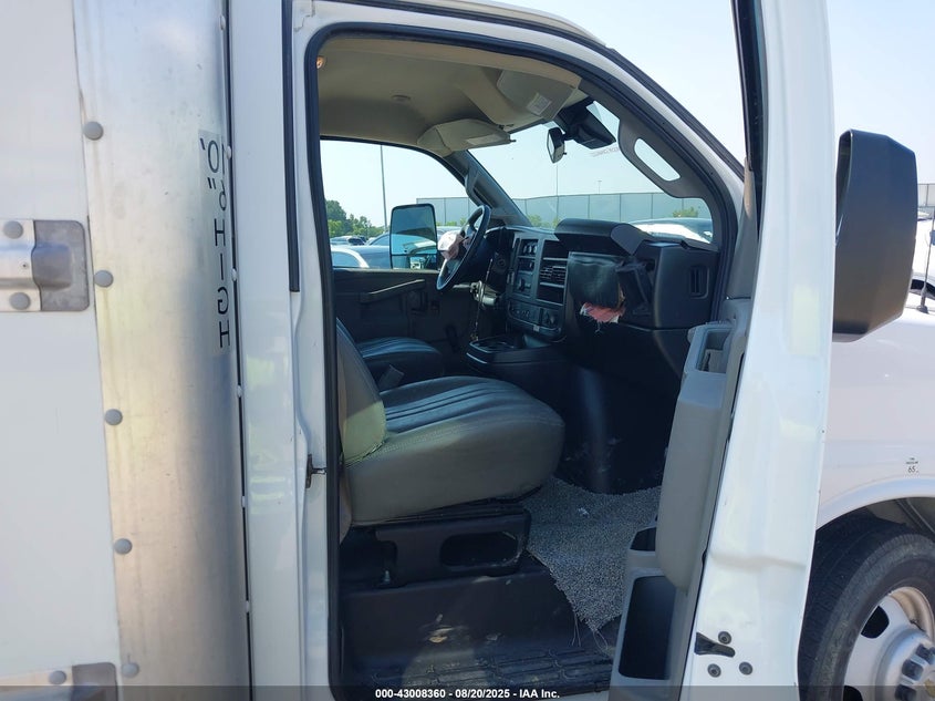 2020 GMC Savana Cutaway Work Van VIN: 7GZ37TCG1LN003437 Lot: 43008360