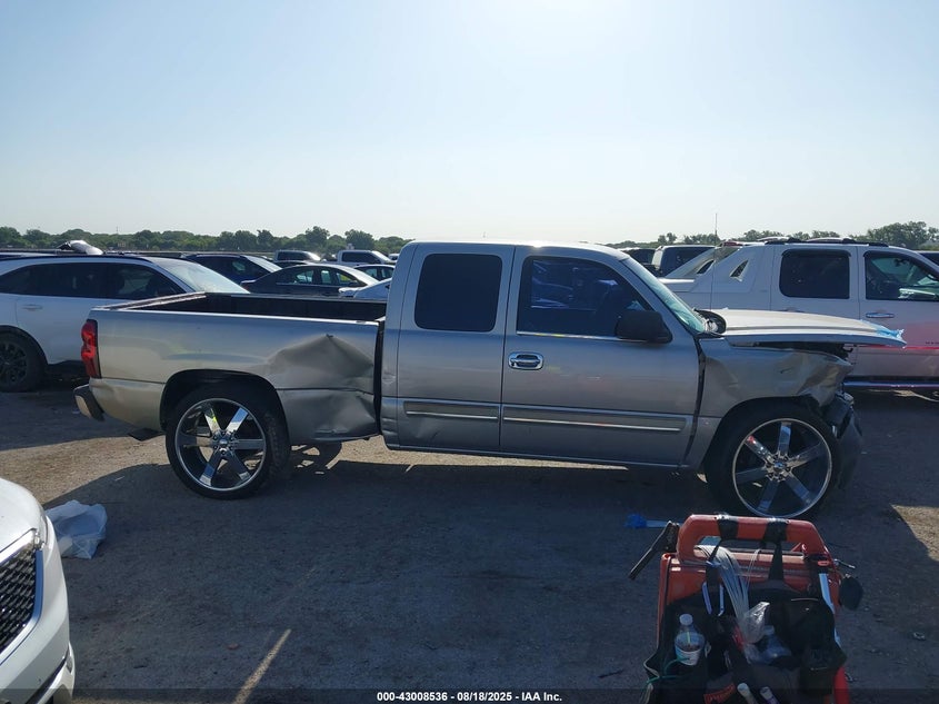 2004 Chevrolet Silverado 1500 Ls VIN: 2GCEC19V241135038 Lot: 43008536