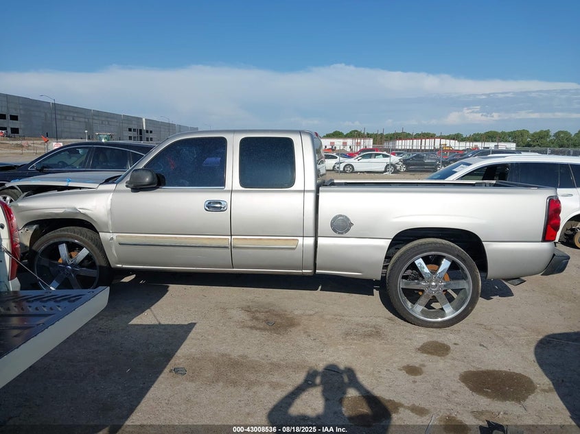 2004 Chevrolet Silverado 1500 Ls VIN: 2GCEC19V241135038 Lot: 43008536