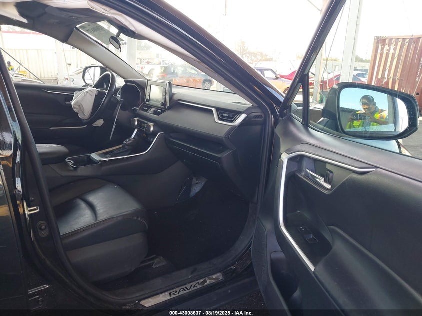 2020 TOYOTA RAV4 XLE PREMIUM - 2T3C1RFV0LW085309