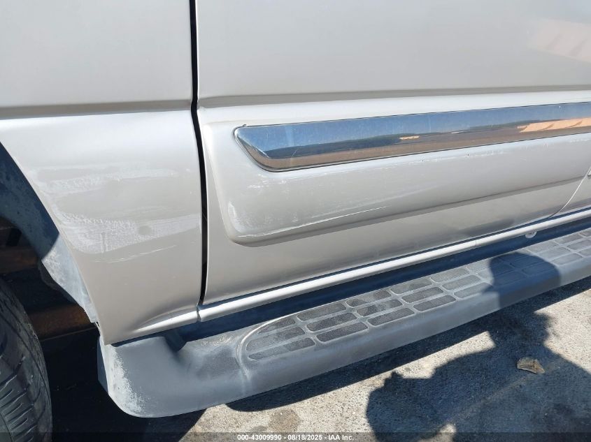 2005 GMC Yukon Xl 1500 Sle VIN: 1GKEC16Z15R117666 Lot: 43009990