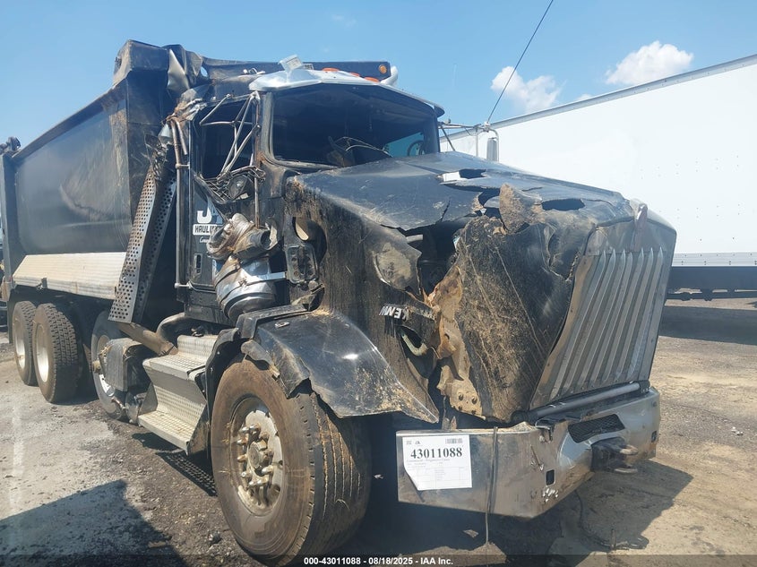 2015 Kenworth Construction T800