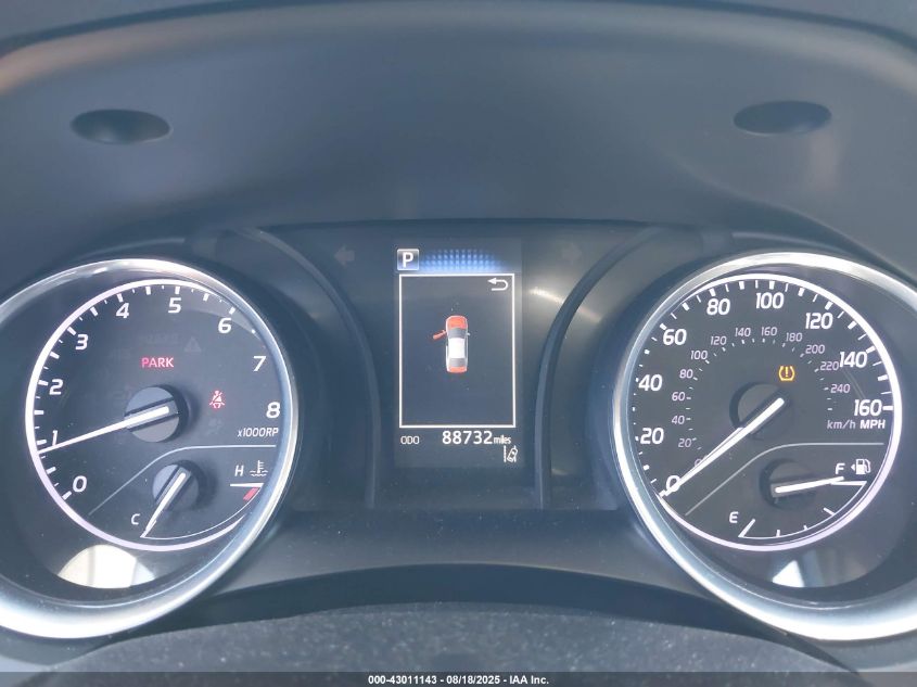 2018 Toyota Camry Le VIN: 4T1B11HK5JU643256 Lot: 43011143