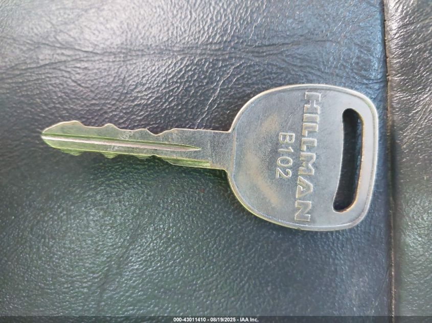 2002 Chevrolet Avalanche 1500 VIN: 3GNEK13T92G304915 Lot: 43011410