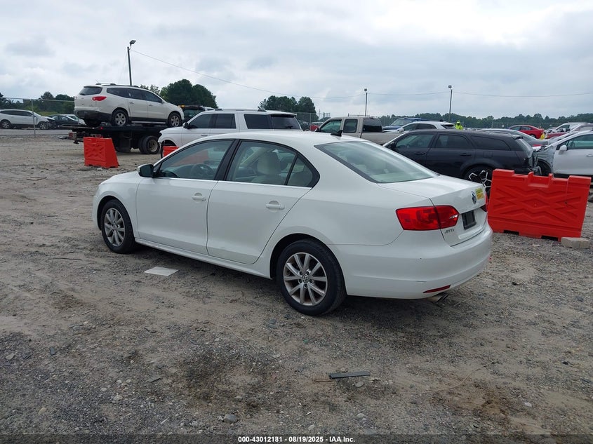 2013 VOLKSWAGEN JETTA 2.5L SE - 3VWDX7AJ2DM297656