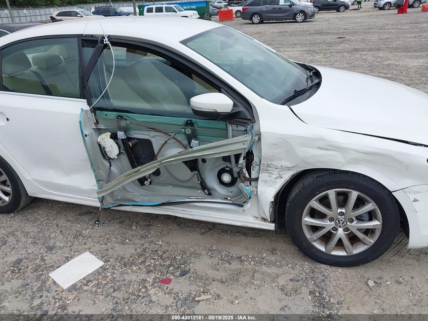 2013 VOLKSWAGEN JETTA 2.5L SE - 3VWDX7AJ2DM297656