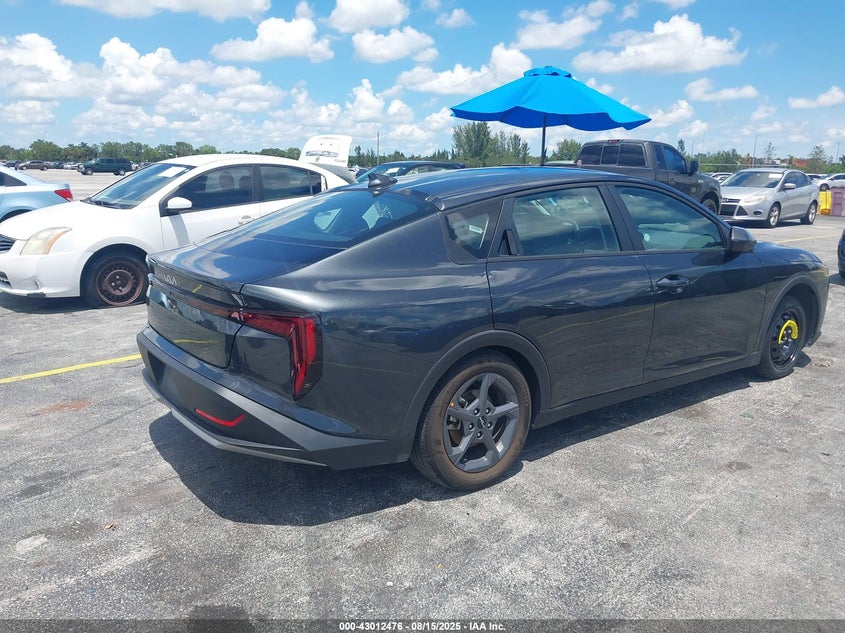 2025 Kia K4 2.0 Lxs Grey Lot 111043012476 Vin 3KPFT4DE1SE021125