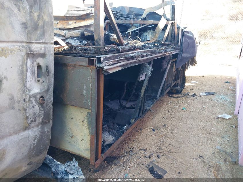 1999 Ford Econoline E450 Super Duty Cutwy Rv VIN: 1FDXE40S8XHA85623 Lot: 43012560