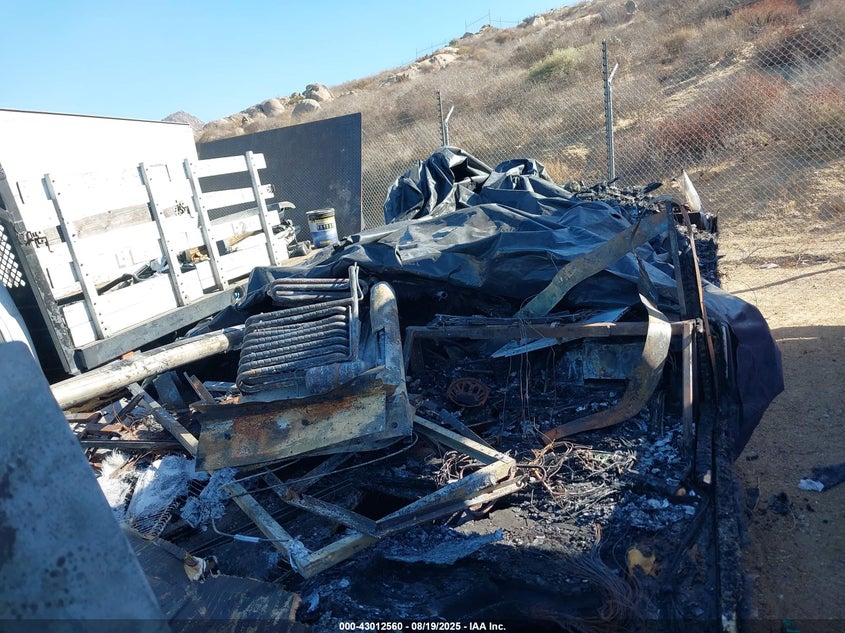 1999 Ford Econoline E450 Super Duty Cutwy Rv VIN: 1FDXE40S8XHA85623 Lot: 43012560