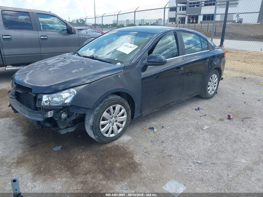 1G1PF5S9XB7124821 2011 CHEVROLET CRUZE photo no. 2