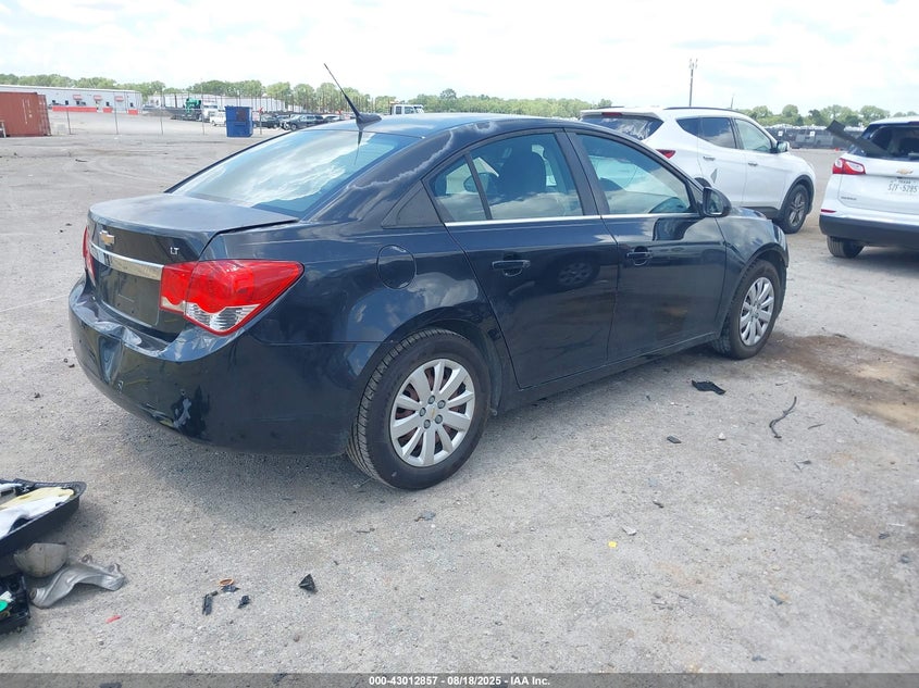 1G1PF5S9XB7124821 2011 CHEVROLET CRUZE photo no. 4
